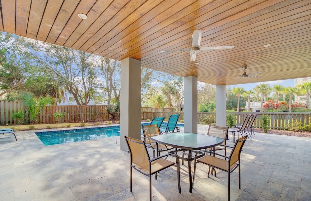 616 Carolina Boulevard by Avantstay Ocean Views From Decks