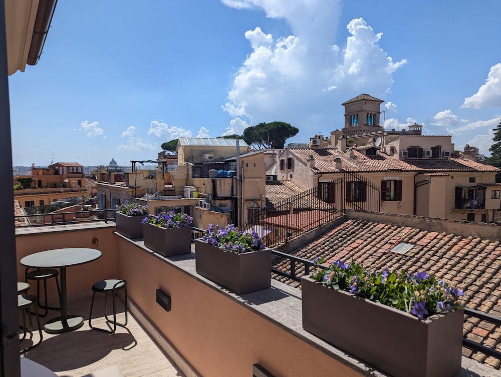 Treasurerome Eden Penthouse Suite 2BR