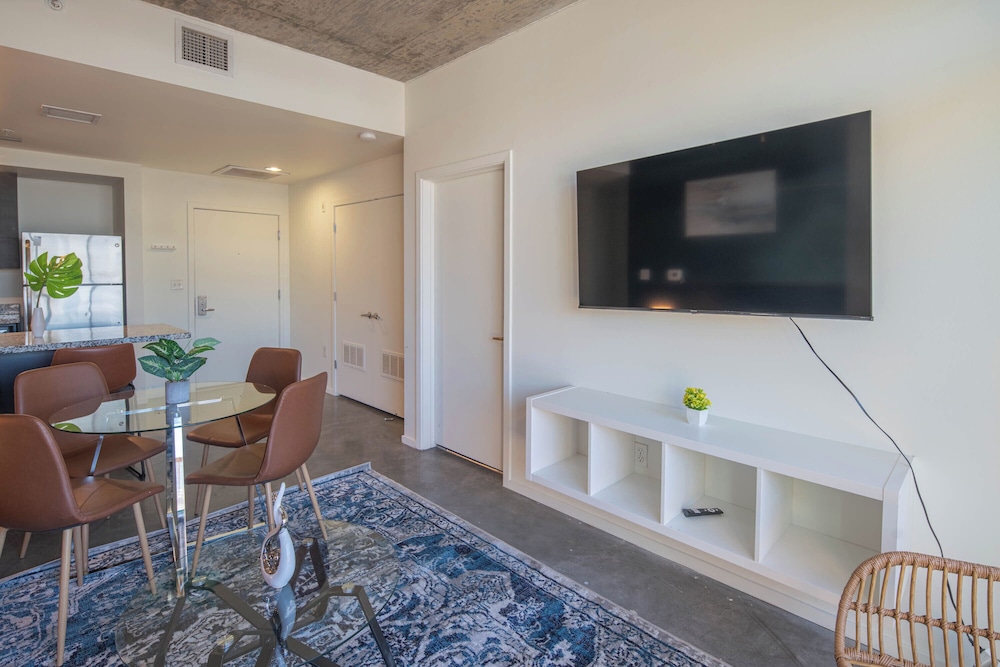 ROVE LIVING/KL - Roosevelt Point