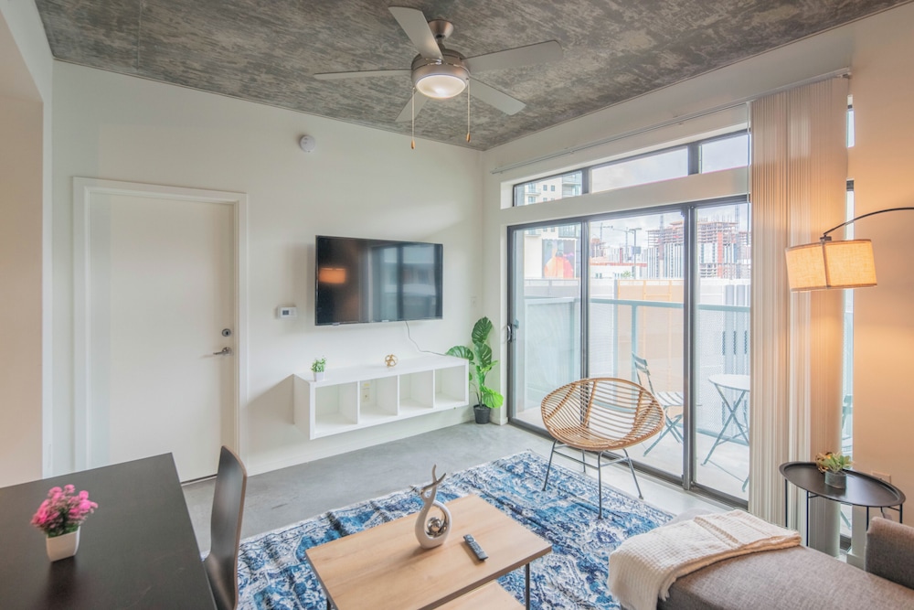 ROVE LIVING/KL - Roosevelt Point