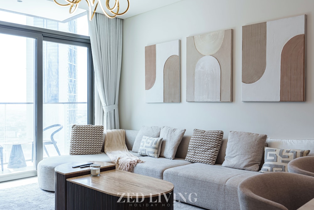 Downtown 2BR | Walk to Burj Khalifa + Dubai Mall