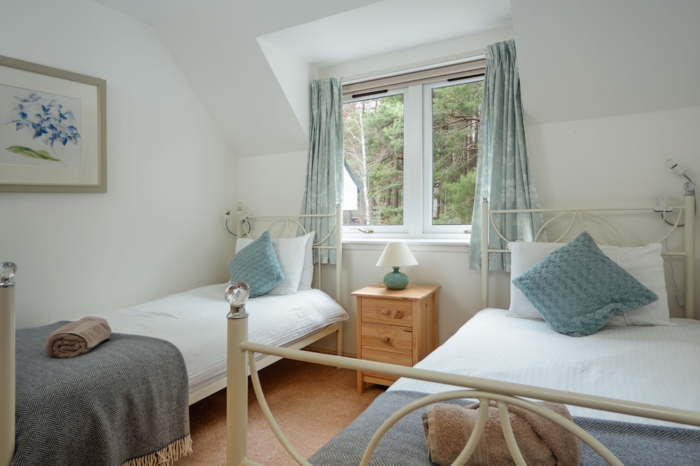 Woodlands Cottage view 2