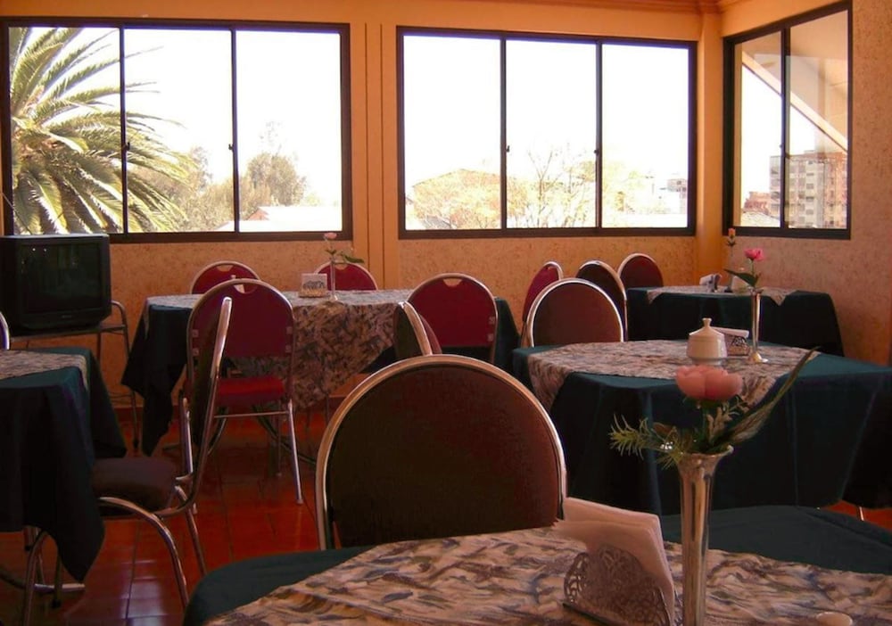 Hostal Versalles