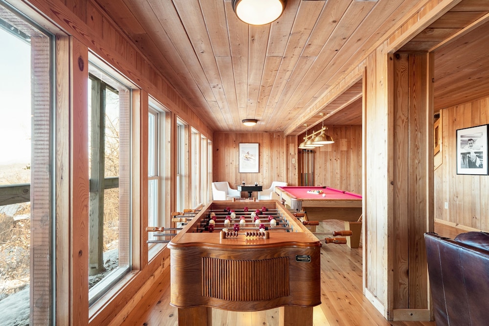 Fontana by Avantstay Gorgeous Mountain Cabin w Views Hot Tub Game Room