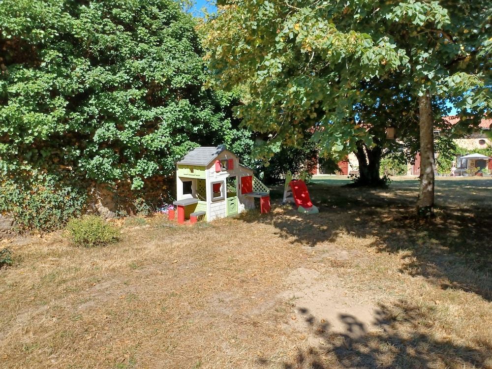 Photo 12
