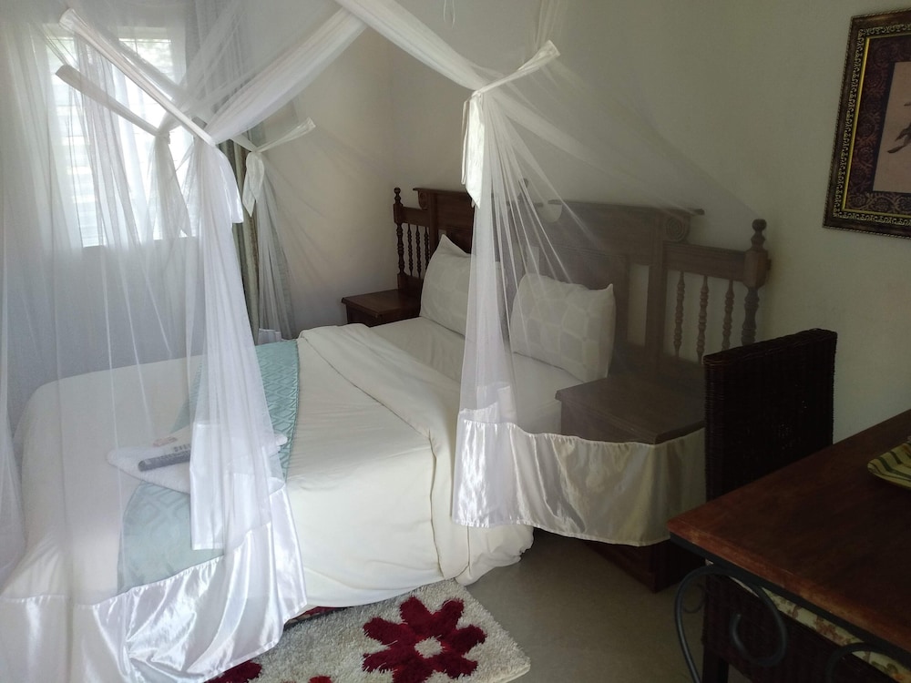 Kuku Royal Lodge