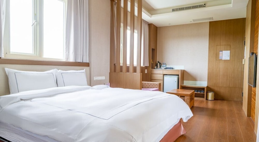 Ting-Feng B&B