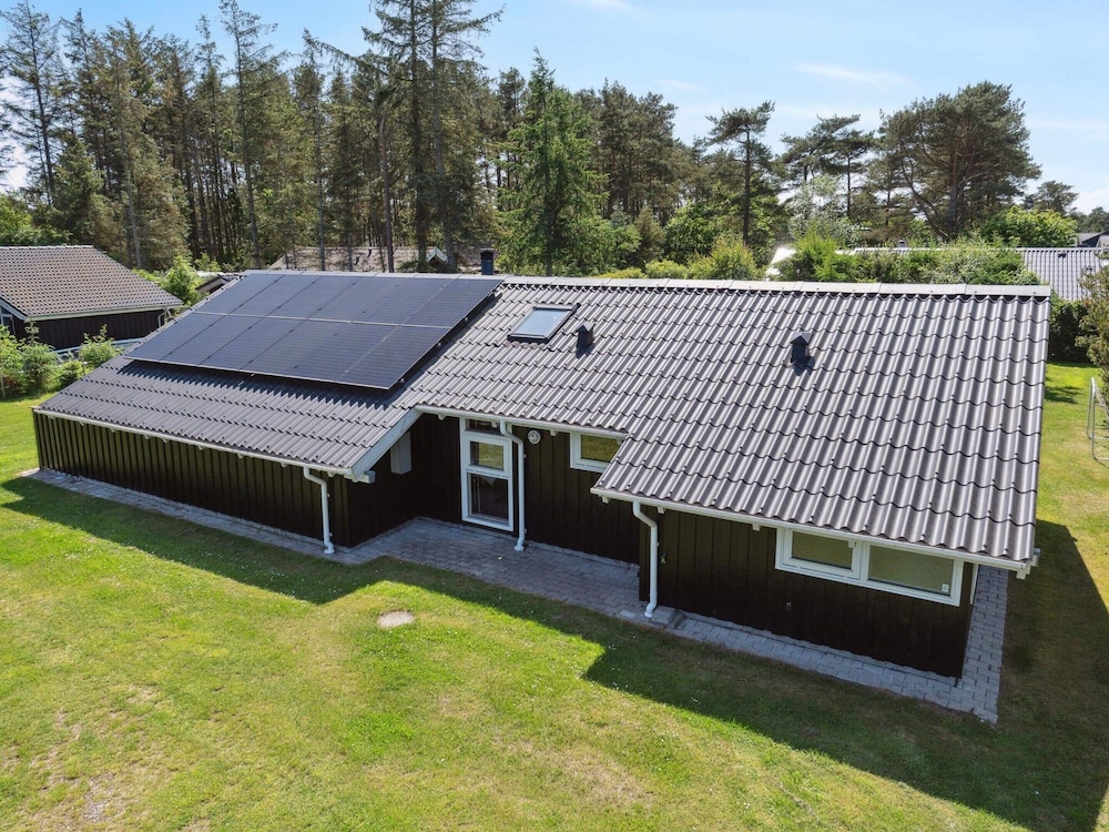 5 Star Holiday Home in Hals
