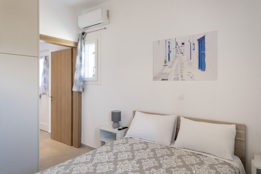 Cycladic Sunlight 2bedroom House view 4