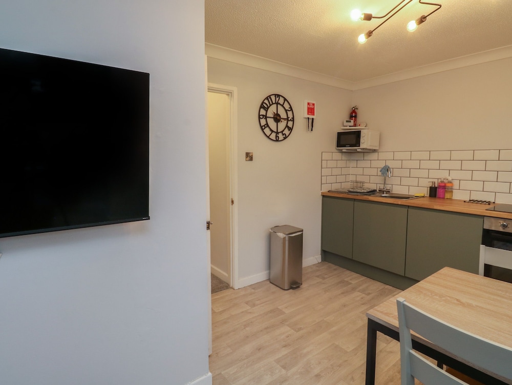 1 Ilsham Cottages