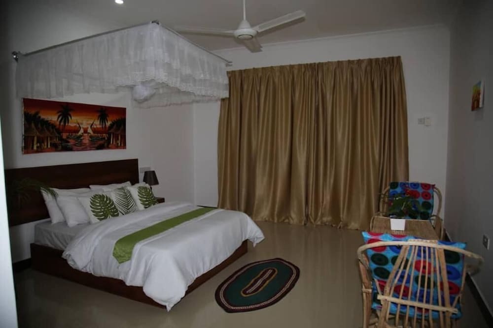 Minah's Bungalows view 5