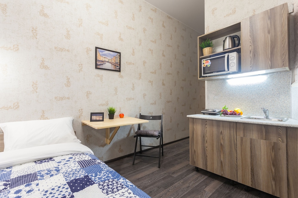Guests Love on Blokhina