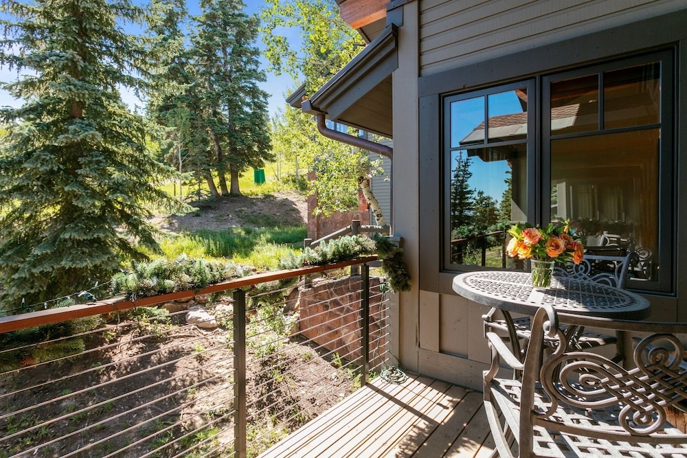 Stag Lodge at Deer Valley Resort - Four Bedroom Residence with Loft and Spa #29 4 Condo