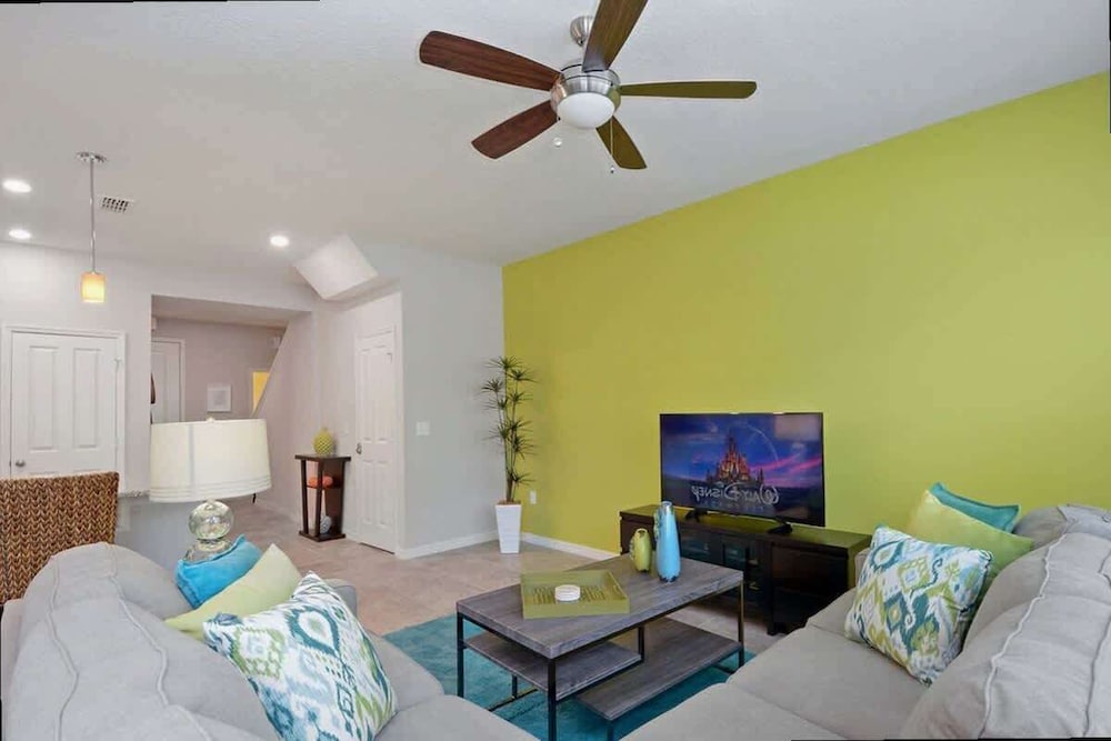 Modern 4BR w Patio Resort Pool Compass Bay