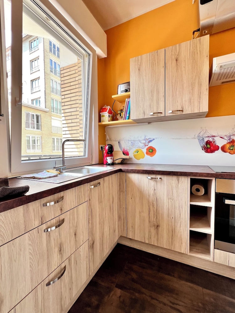 Beachfront & Sea View Sleeps 6