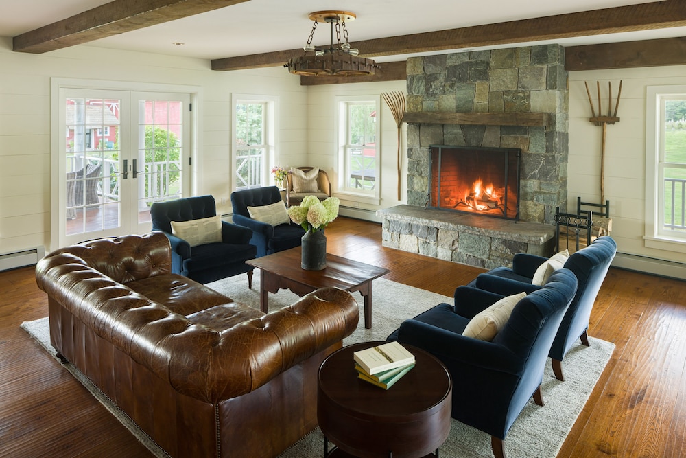 Hill Farm Inn view 3
