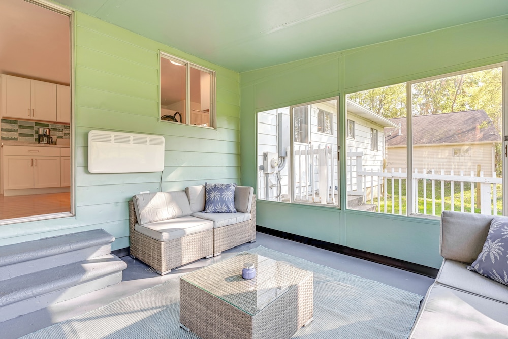 Sand Lake Retreat: Canal Access & Large Yard!
