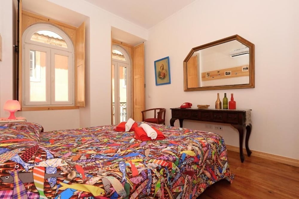 São Jorge Apartments Suítes view 5