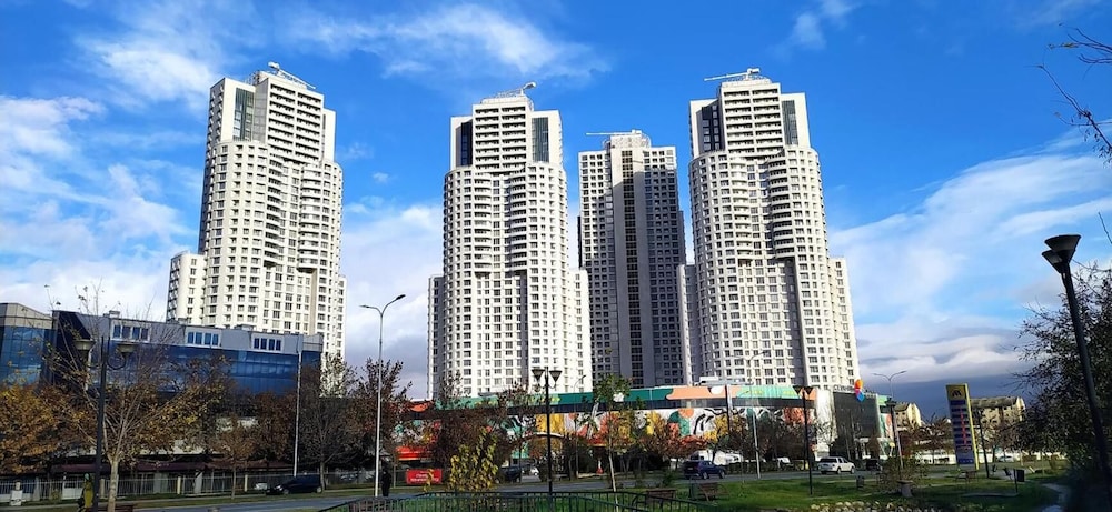 18th Floor Condo With Pool & Fitness Center