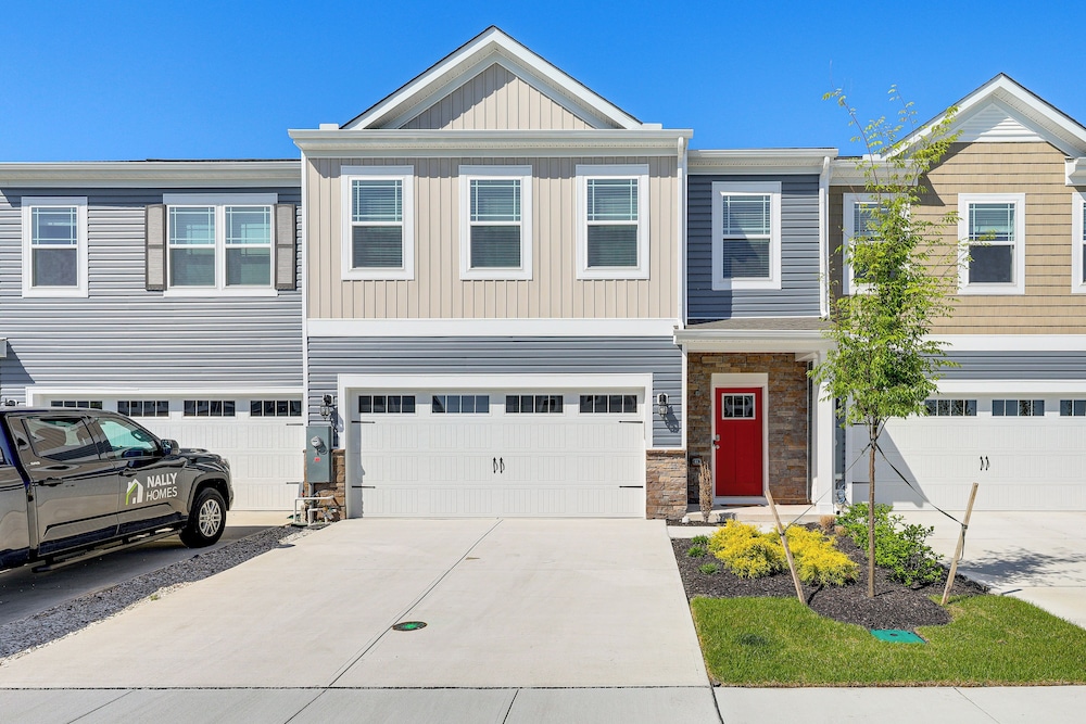 Modern Millville Home: 5 Mi to Beach & Boardwalk!