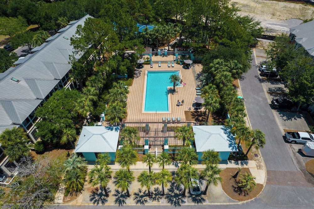 Gulf Place Spires #16b - Relaxation Station view 5