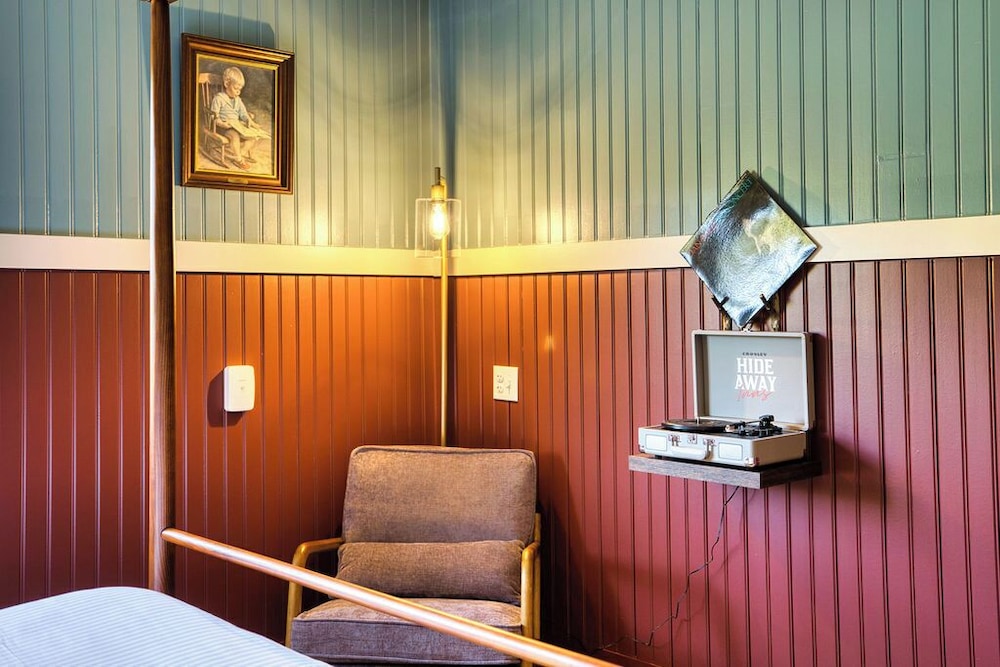 Hideaway Inn Mt.Sunapee