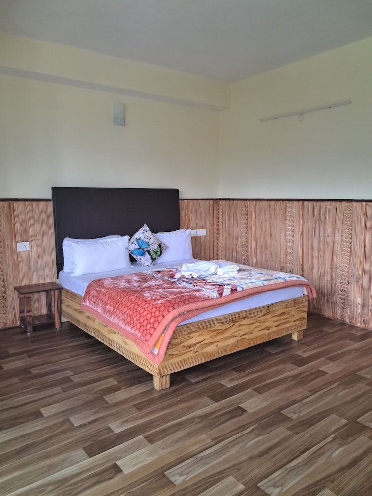 Khi Gha Thang Retreat