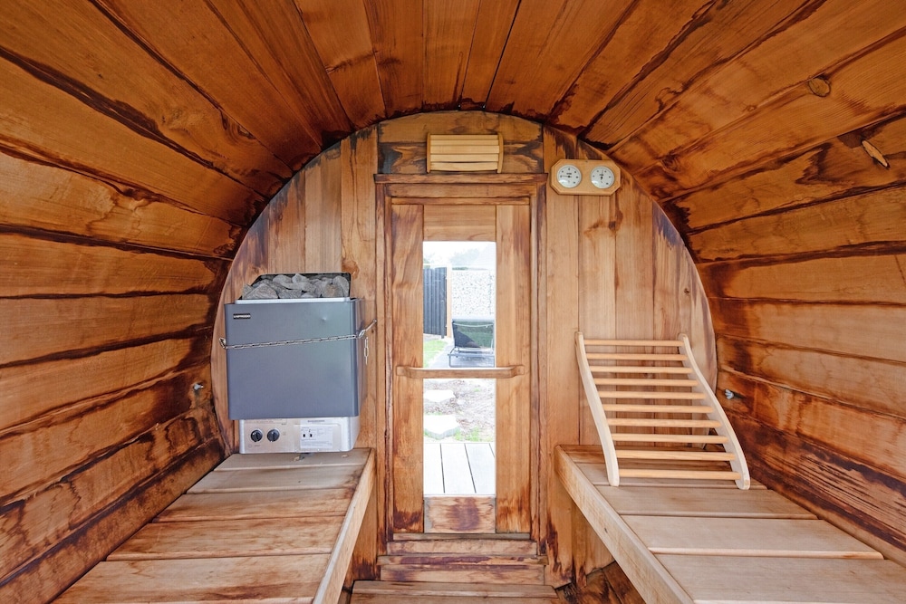 Holiday Home With Pets-friendly