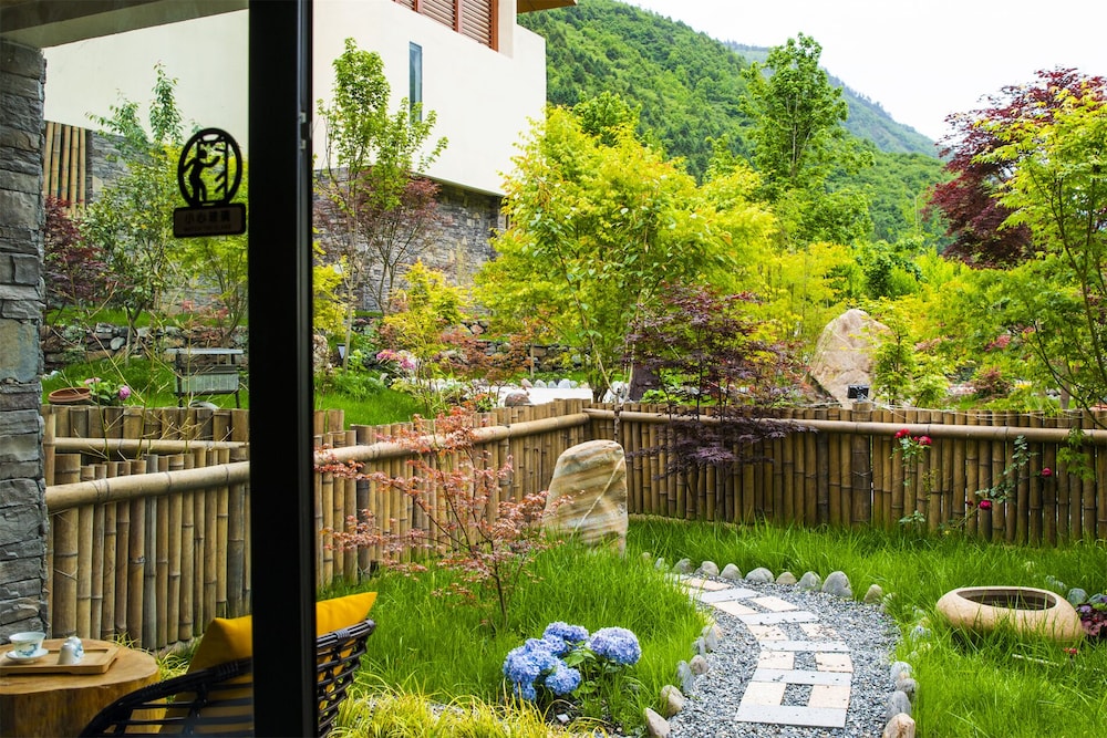 Summergarden Hotel