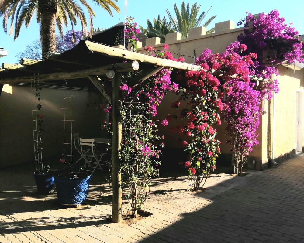 Capbon Guesthouse