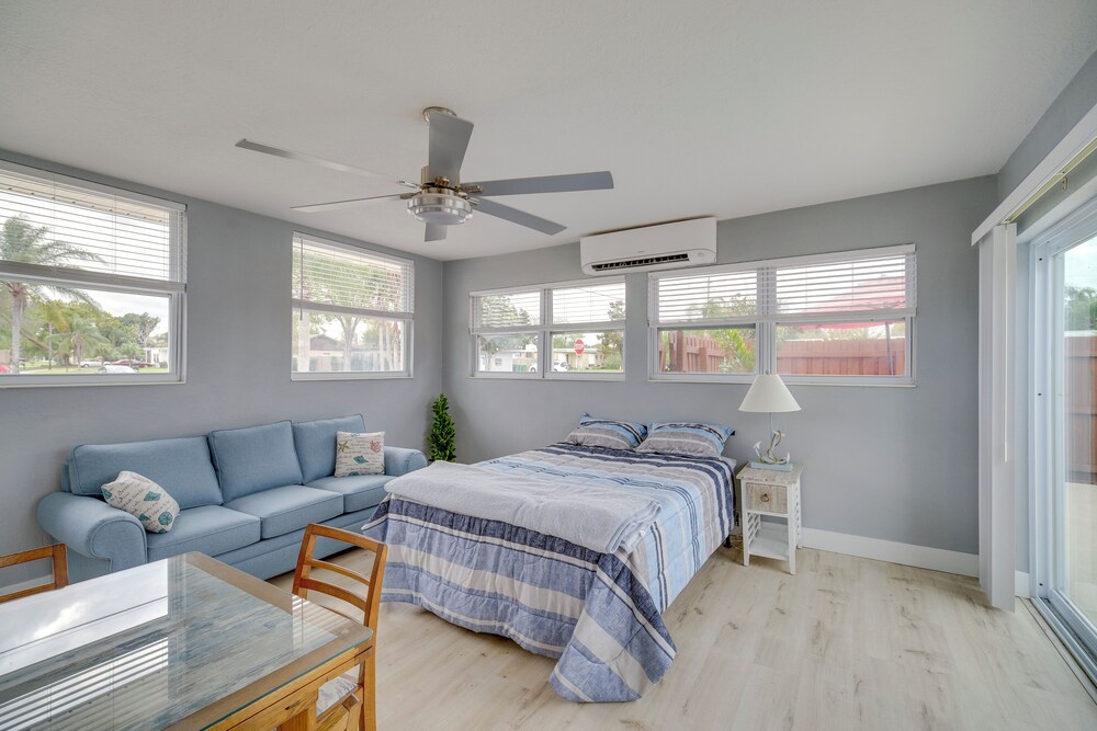 5 Mi to Beaches: Melbourne Duplex w/ Pool!