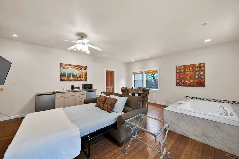 The Inn at Shasta Lake
