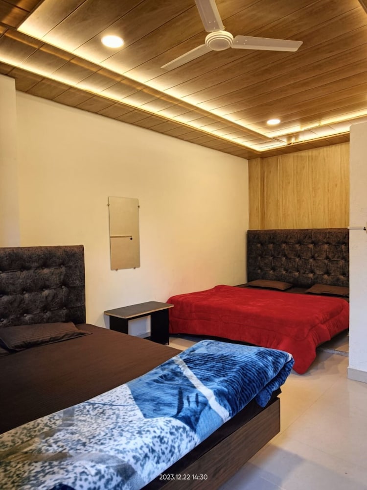 Goroomgo Pallav Guest House Ujjain