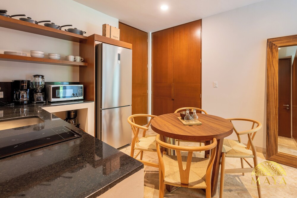 NHOA 206A Lux 2BR Jungle View Aldea Zama