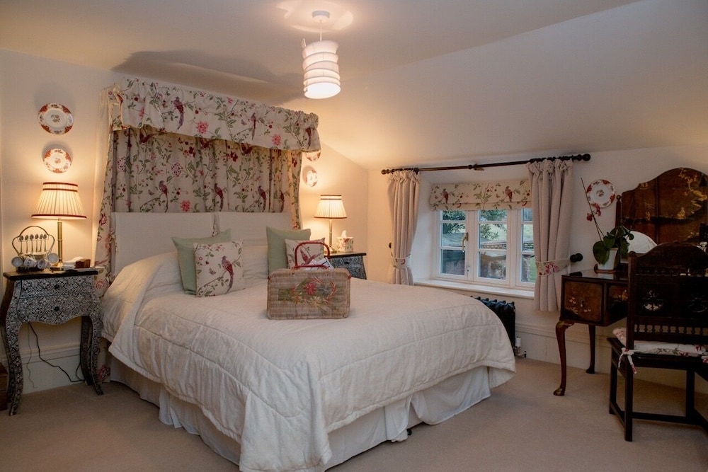 Muddifords Court view 5