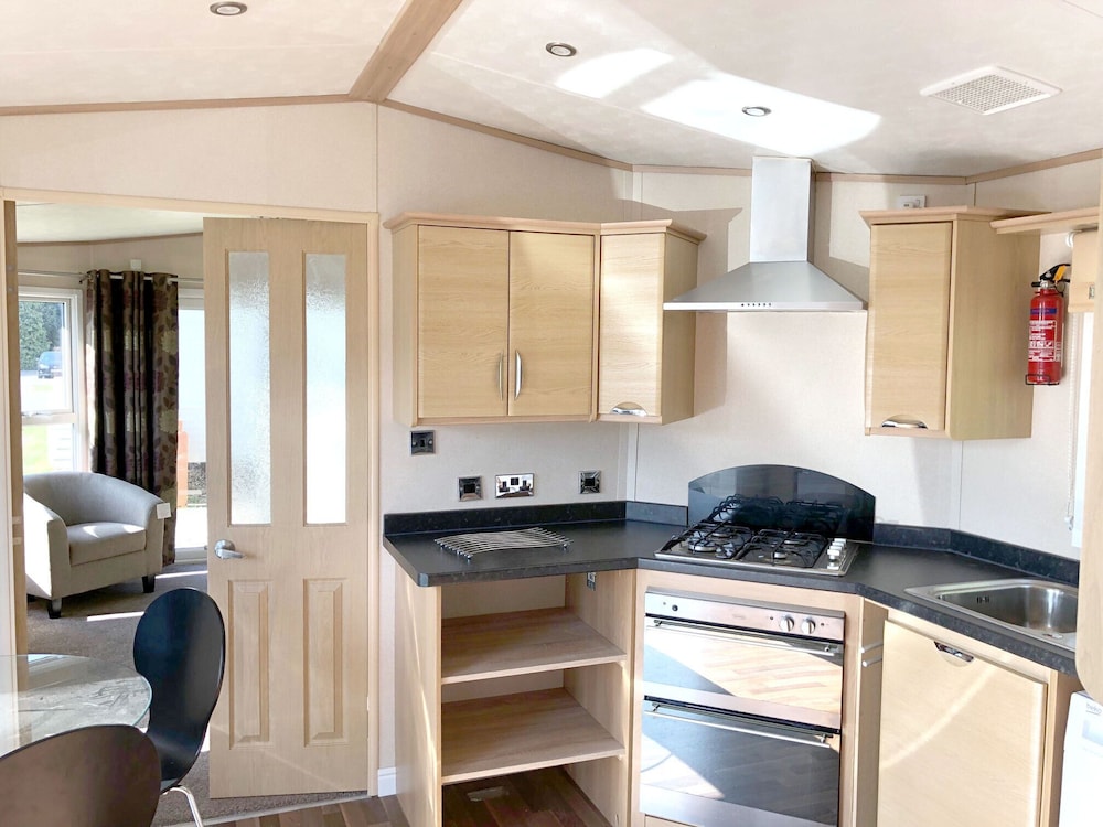 Gold Standard Caravan - SOUTH VIEW PARK view 5