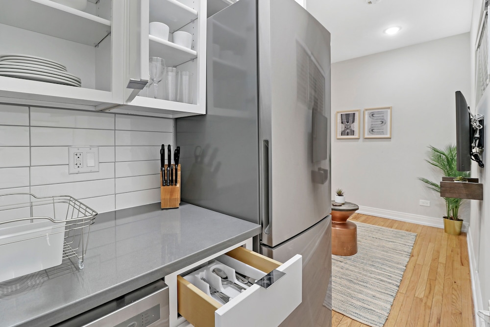 Stylish Studio - Barry S1