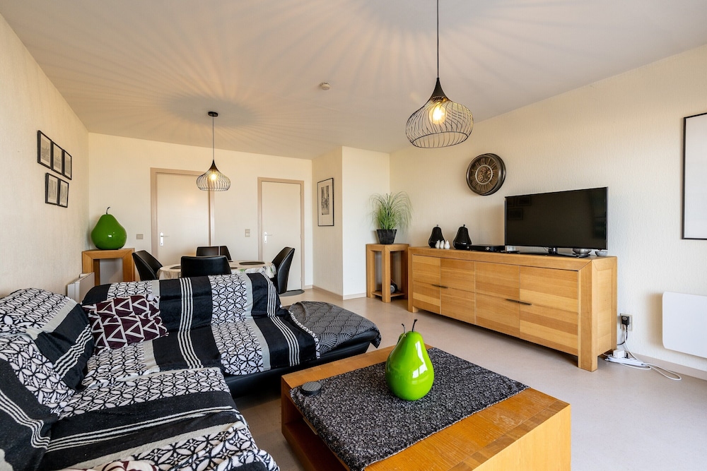 Seaview Apartment With Private Terrace
