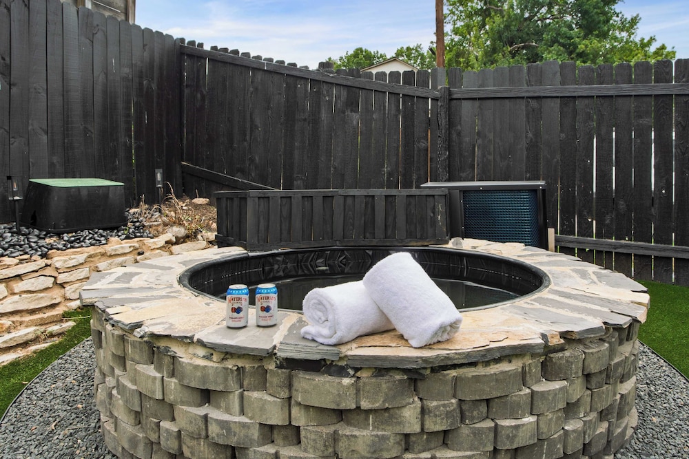 Modern Home w/ Shared Pool, Yard & Prime Location Fairlawn Lane B by Avantstay