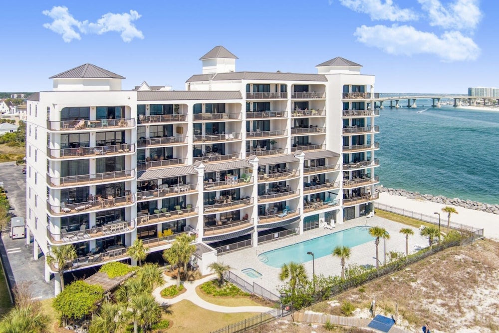 Grand Pointe 512 Gulf-front Stunning Views Top-notch Amenities