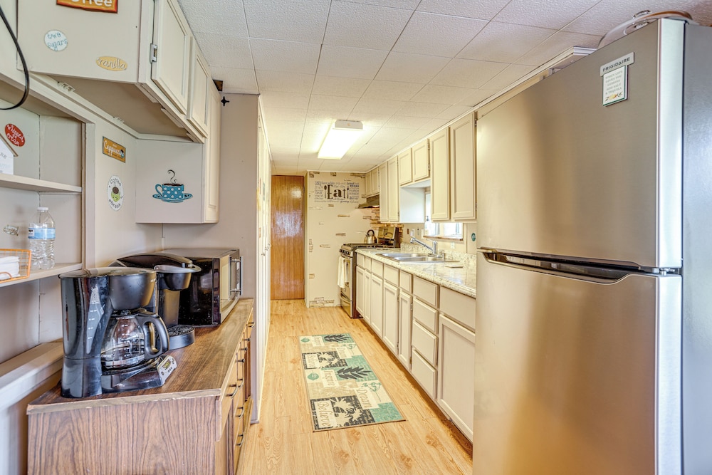 4 Mi to Snowmobile Trails: Muskegon River Retreat