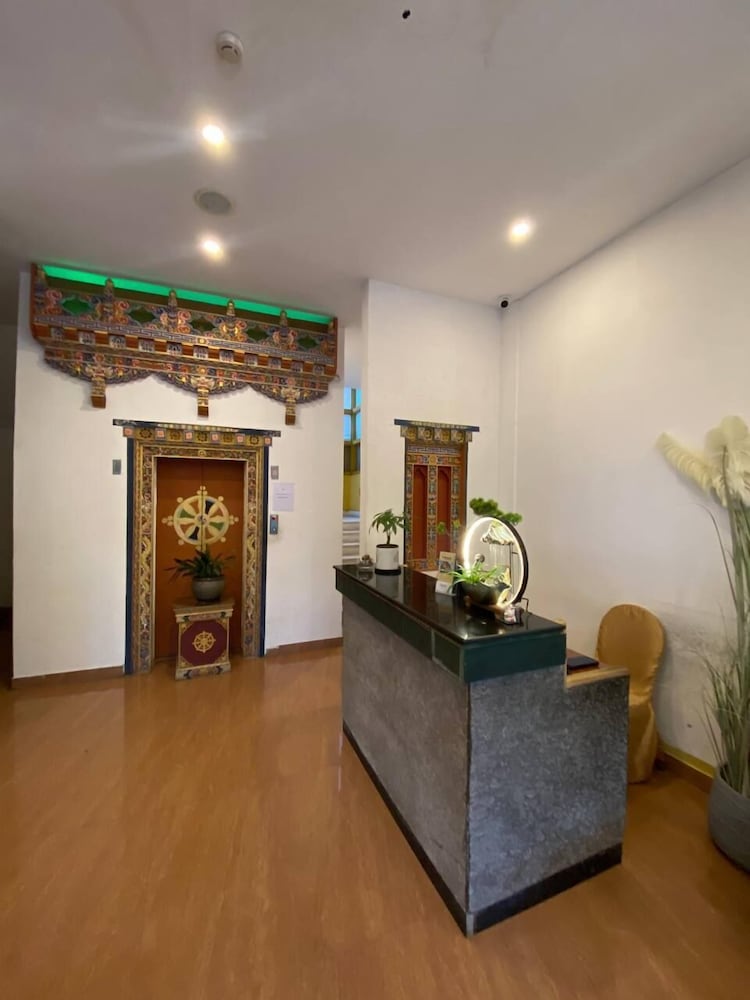 Epic Universe New Listing! Lakeview Condo, Vista Cay - 1017