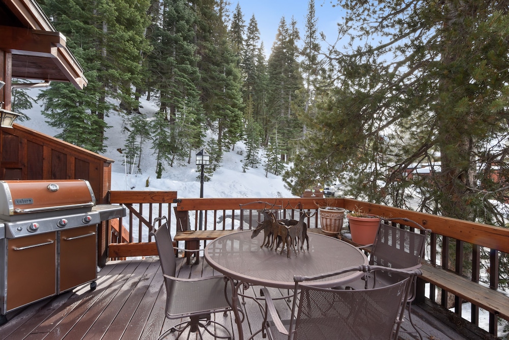 Lake Tahoe Vacations - Wulf's Lodge at Squaw Valley - Property Image 12
