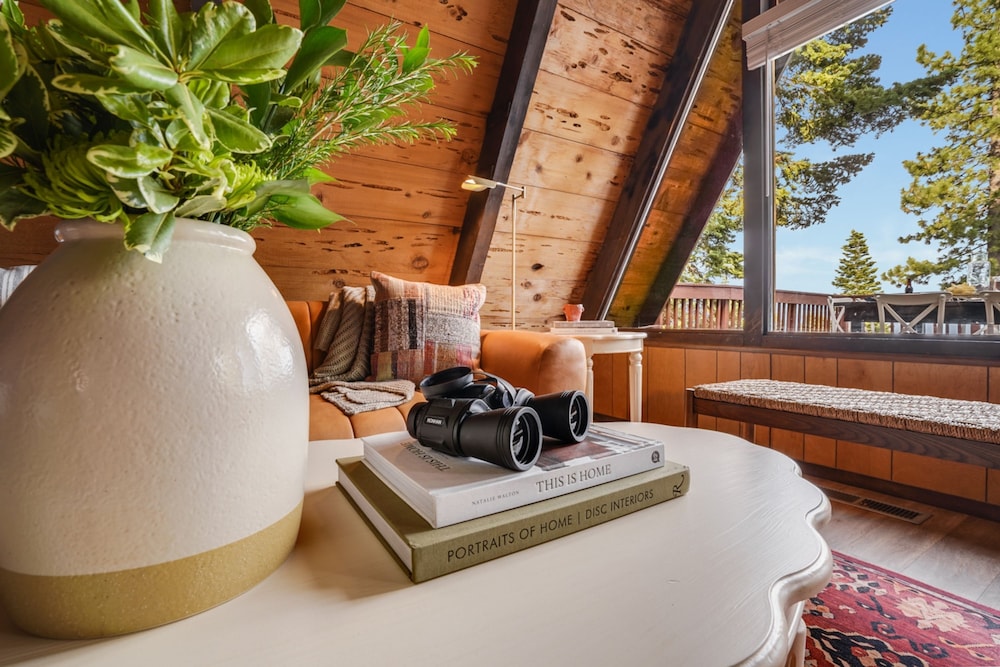 Horizon by Avantstay Stunning A-frame Cabin w Hot Tub Billiards Lake Views