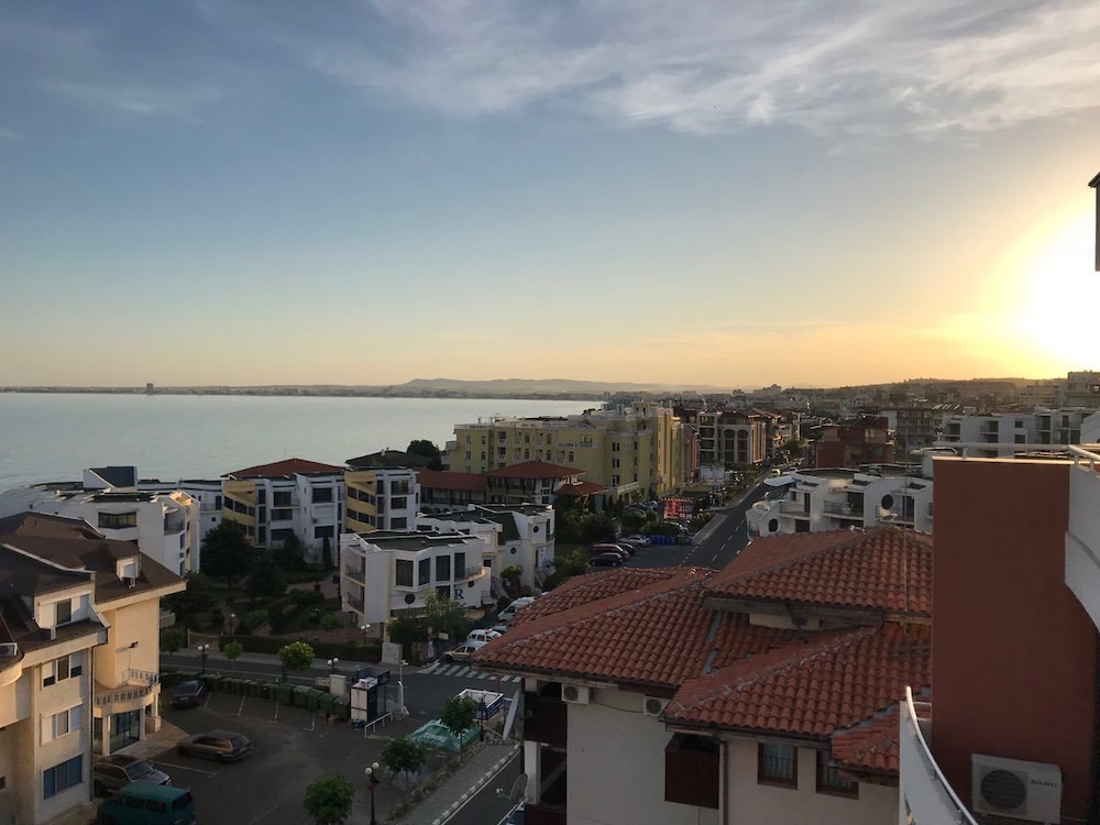 Lazur 5 Apartments