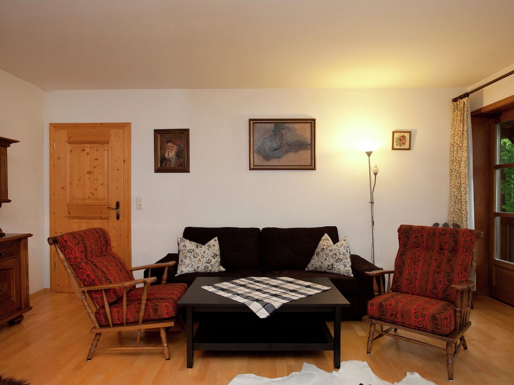 Flat in Mittersill Near Ski Slopes
