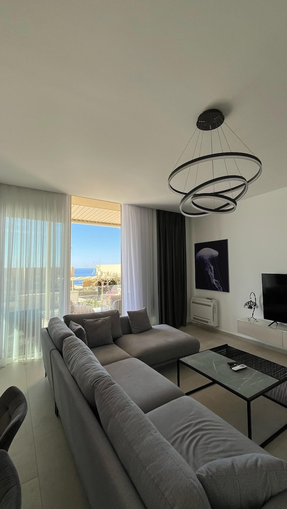 Whisky Green Coast Hotel & Apartments