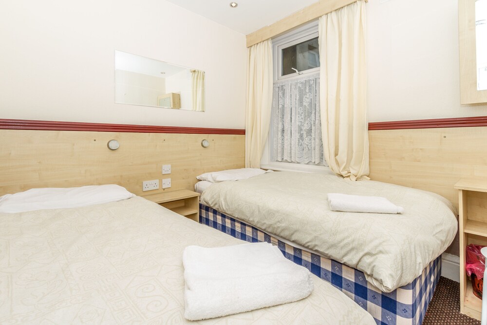 Lynton Apartments