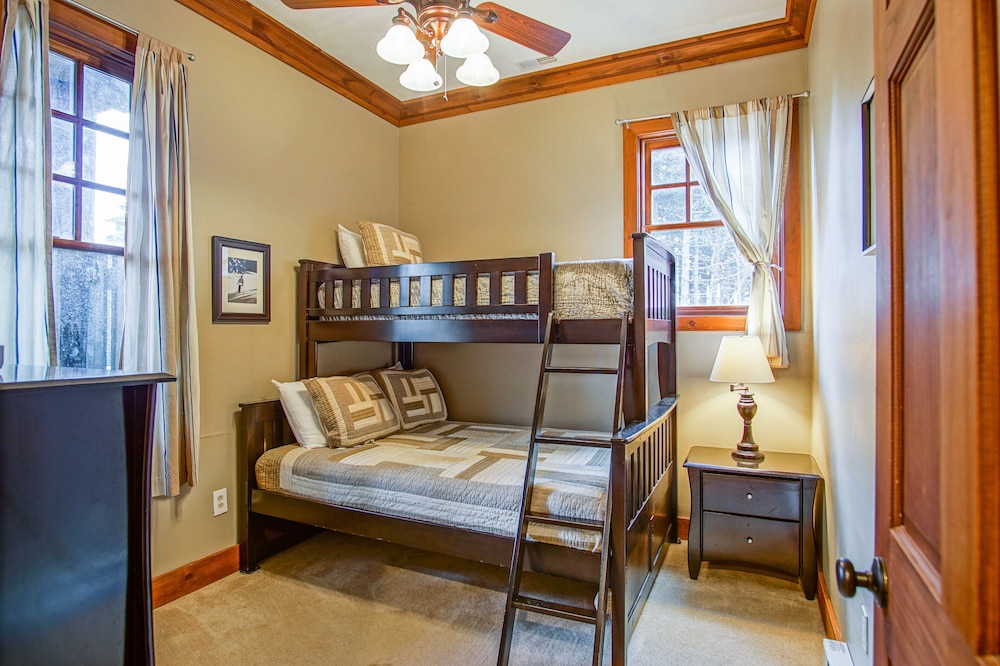 Shays Landing #6: 4 Bedrooms, 4.5 Bath: Pvt Hot Tub, Slope Side