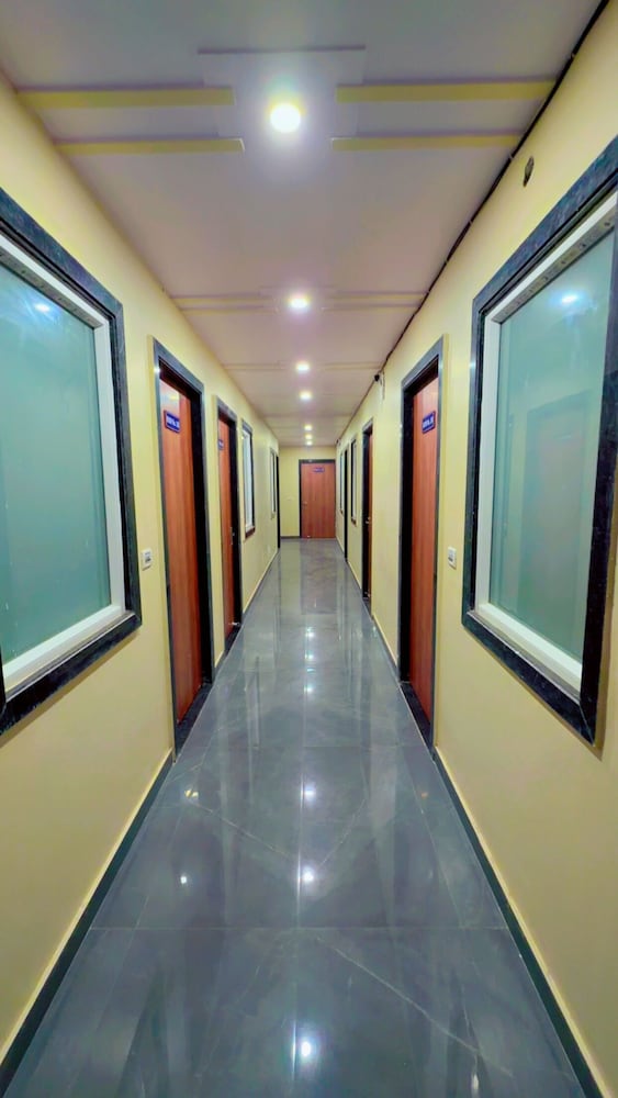 Hotel Shri Ji Nikunj Vrindavan